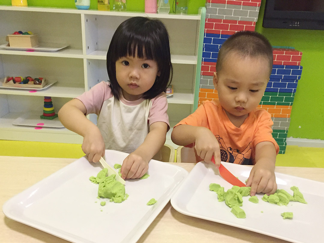 〈萬科第五園中心〉遠恒佳早教萬科第五園中心日?；顒?· 貼花
